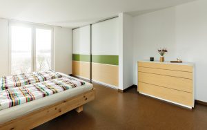 Einbauschrank mit Schiebetüren von raumplus